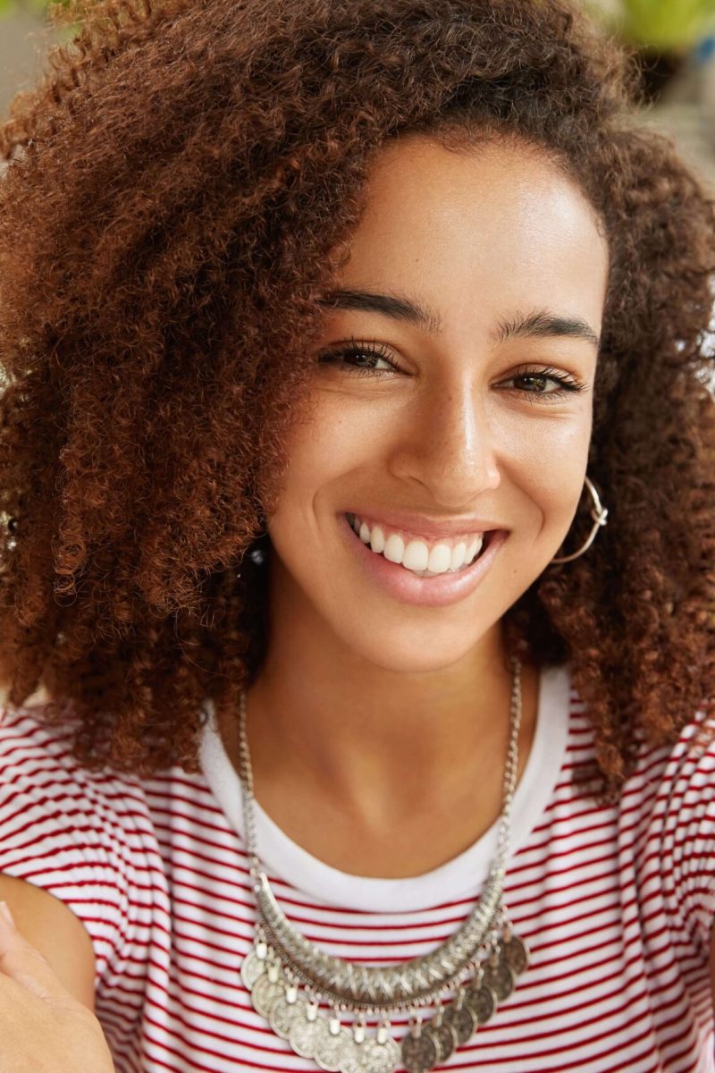 beautiful-african-american-woman-cafe